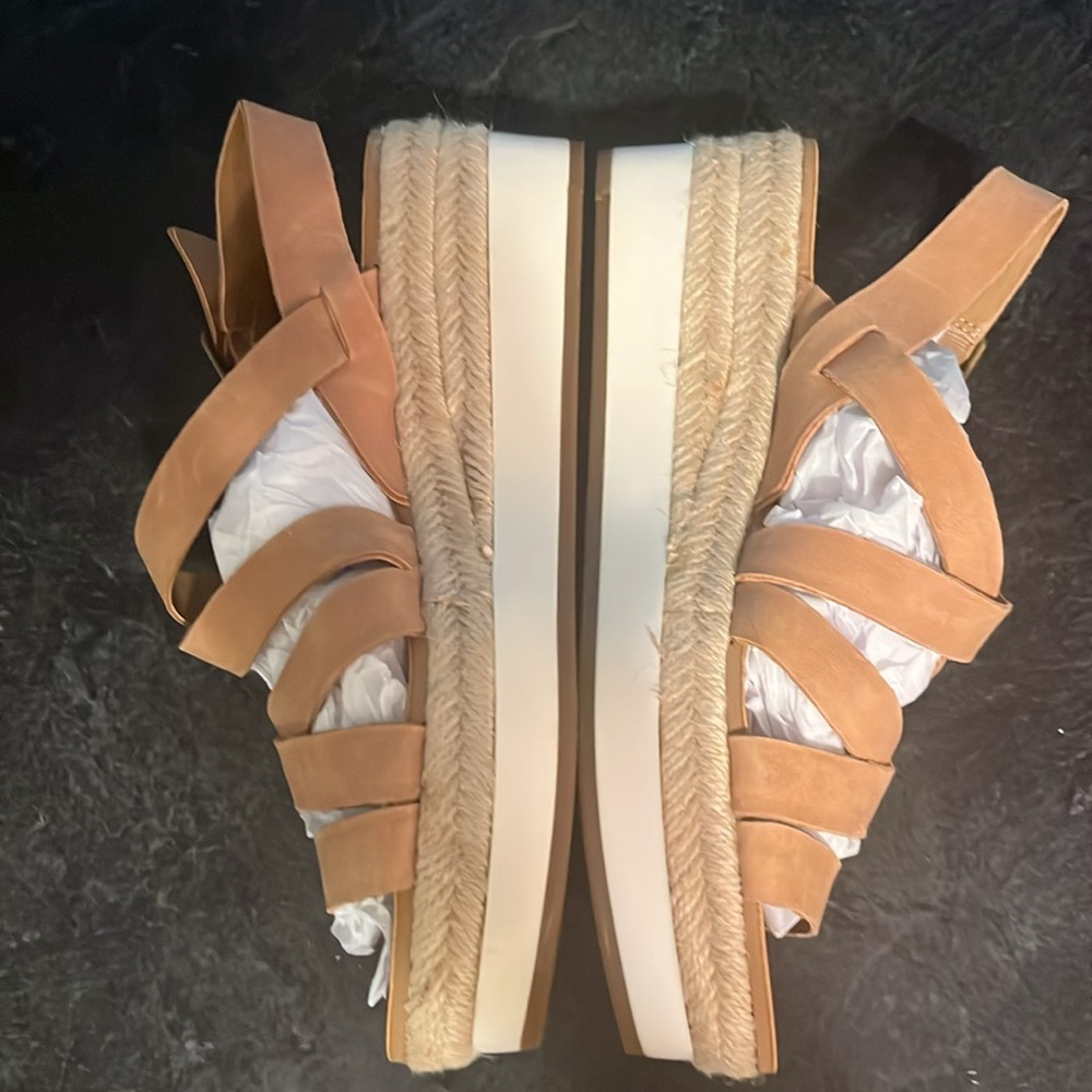 NWOT Lucky Brand shoes